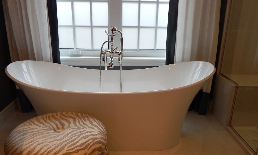 Fassungsvermögen Badewanne wie viel Liter Wasser passen in eine Badewanne Vollbad wie viel liter hat ein kubikmeter